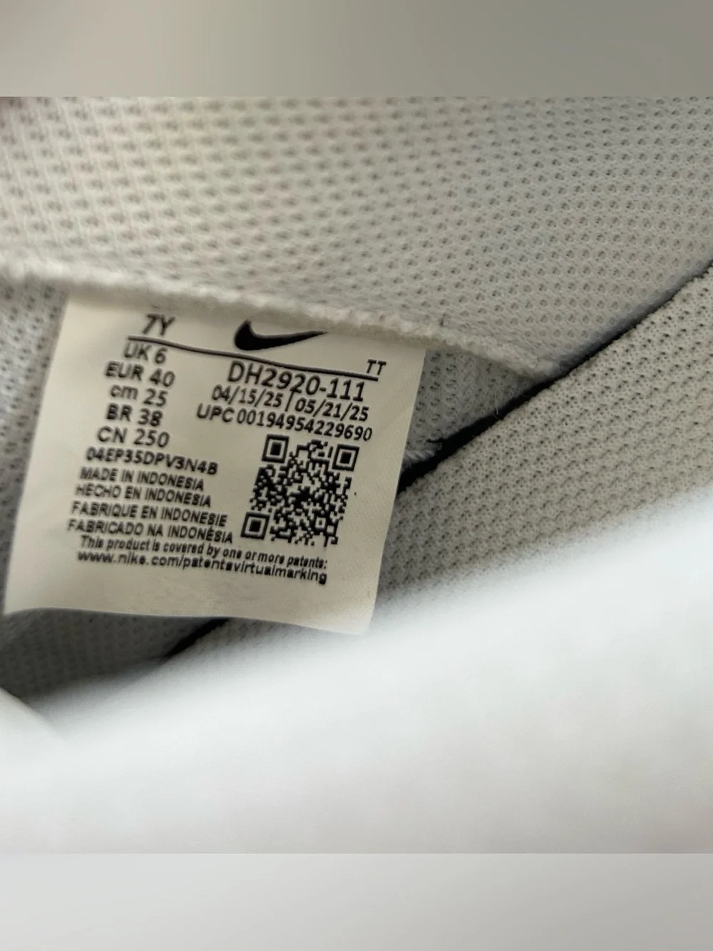 Nike tag size